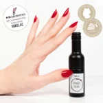 vinolac veganer Nagellack in Weinfarben presentet by VIP BRANDS