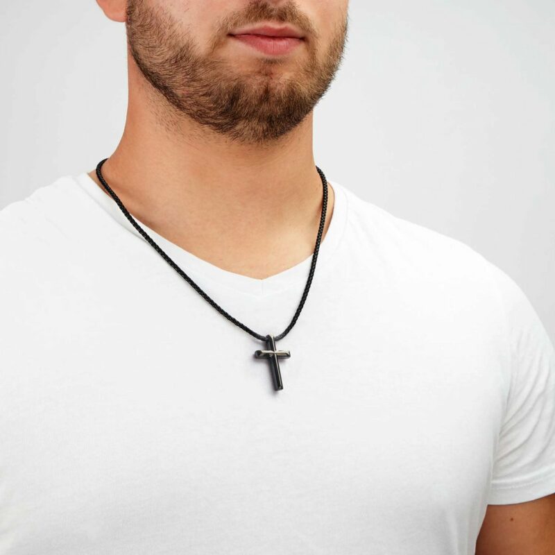 Lederhalskette mit Anhänger "Cross" - Schwarz