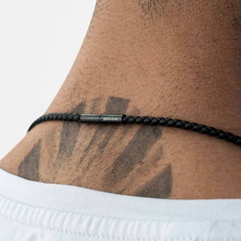 Lederhalskette mit Anhänger "Cross" - Schwarz